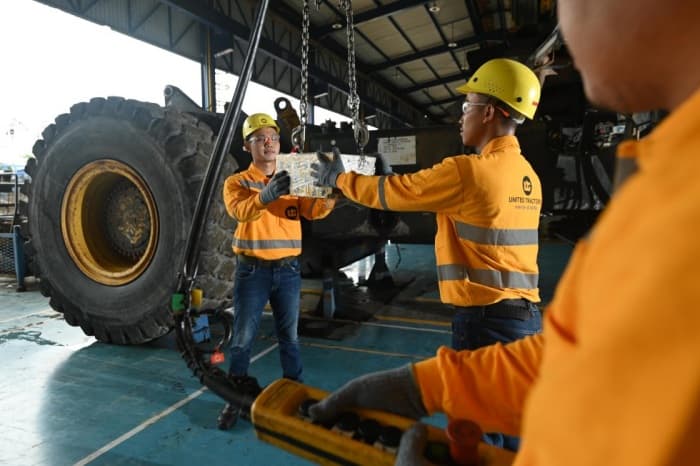 United Tractors Catat Penjualan 3.400 hingga Agustus 2025, Alami Kenaikan 16 Persen dari Tahun Lalu - Image