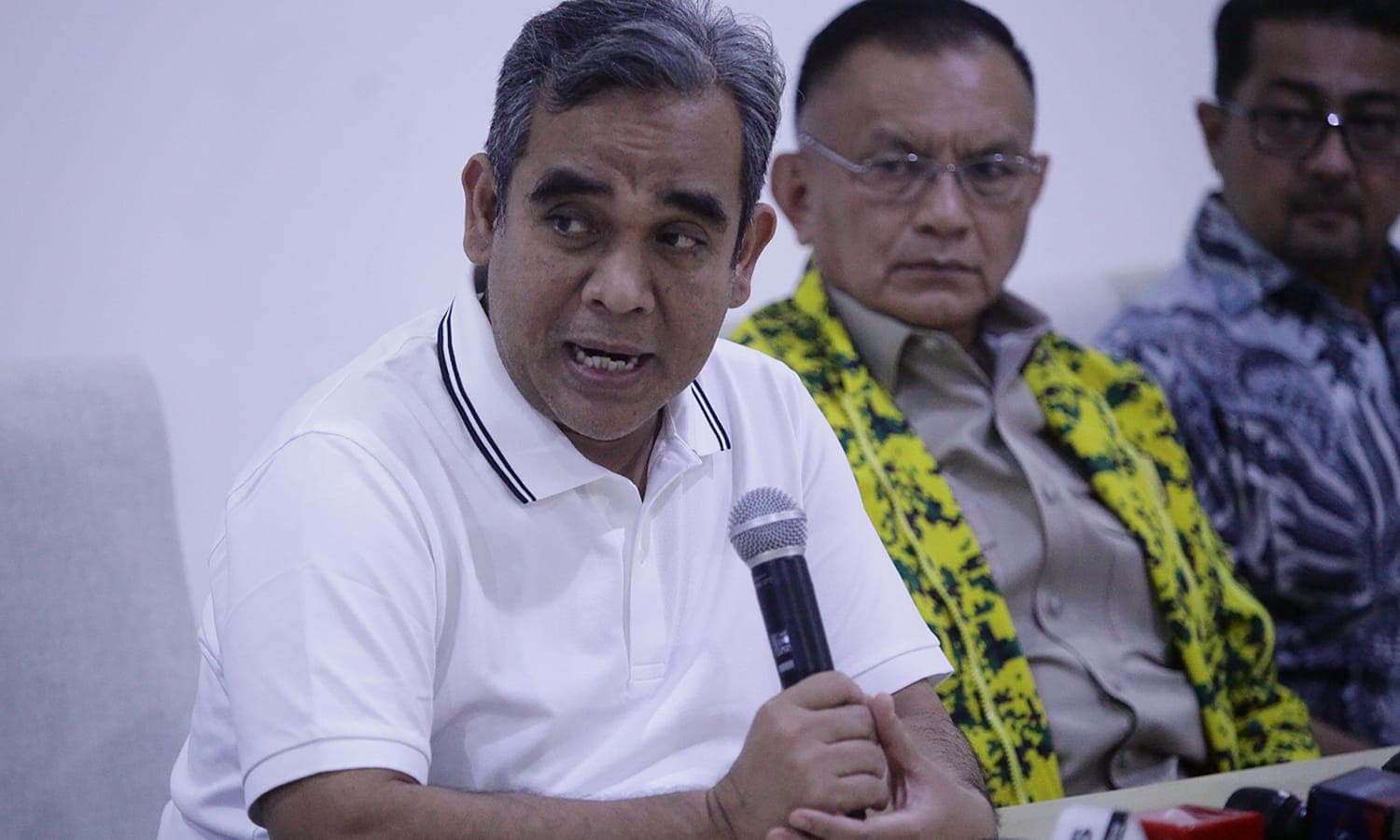 Anies Bawa Ortu Harun Al Rashid ke Debat Pilpres, Muzani Sebut Eksploitasi untuk Tarik Simpati - Image