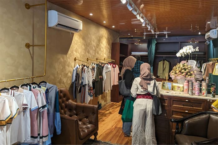Memulai dari hijab, Butik ALLURA yang membangun bisnisnya dari hobi simpel terus berkembang&nbsp;merambah ke&nbsp;industri Fashion, Living, and Kids. - Image