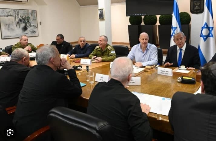 Menhan Israel dan Netanyahu bertengkar lantaran berbeda pendapat. - Image