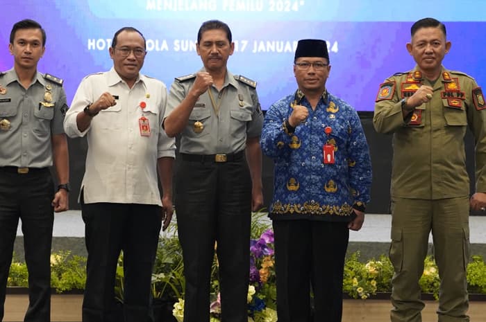 Kantor imigrasi surabaya gelar rapat timpora untuk pantau orang asing di wilayah kerja. - Image