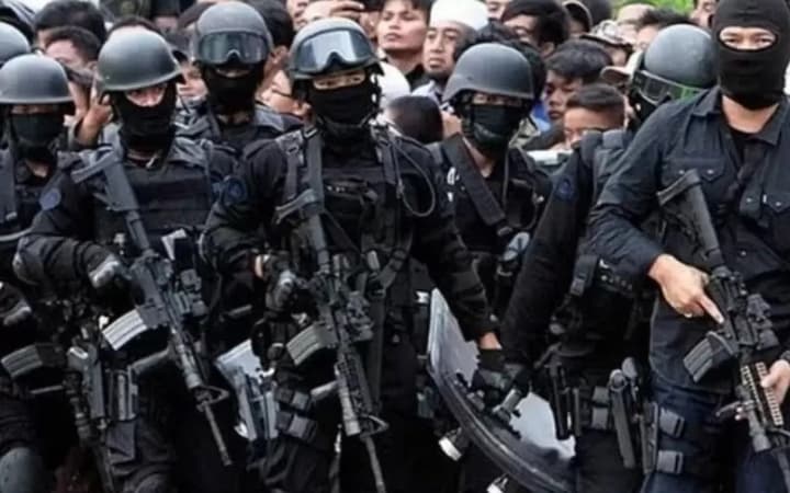 Densus 88 Antiteror Tangkap 7 Terduga Teroris saat Nataru, Ternyata Bagian dari NII dan AD - Image