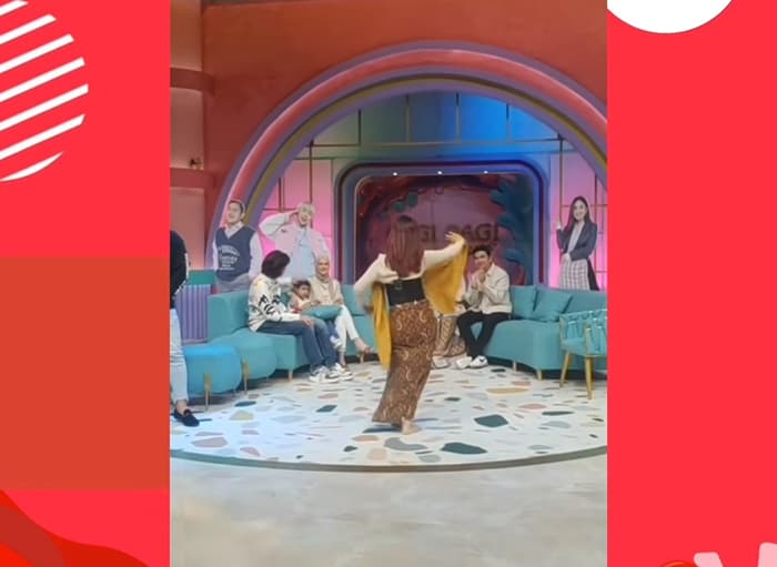 Roger Danuarta Panen Pujian dari Netizen karena Jaga Pandangan saat Mayang Menari - Image