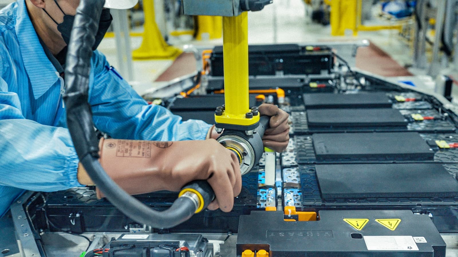 Ilustrasi: Baterai mobil listrik VinFast. - Image