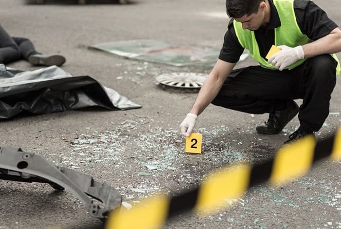 Dua Anggota PPSU Ditabrak saat Isi BBM, Alami Patah Tangan dan Kepala Bocor - Image