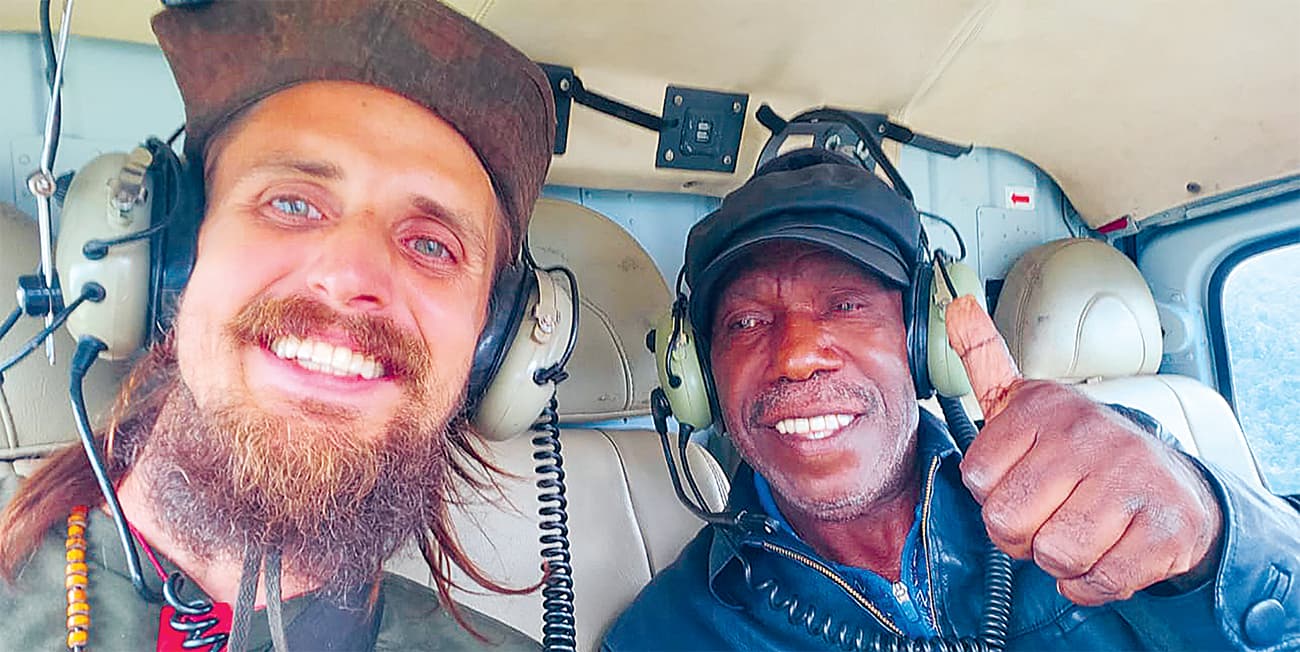 Edison Gwijangge, Latar Belakang dan Peran di Balik Bebasnya Pilot Susi Air Philip Mark Mehrtens - Image