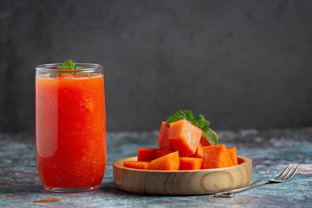 Ilustrasi olah pepaya menjadi jus (freepik/jcomp) - Image