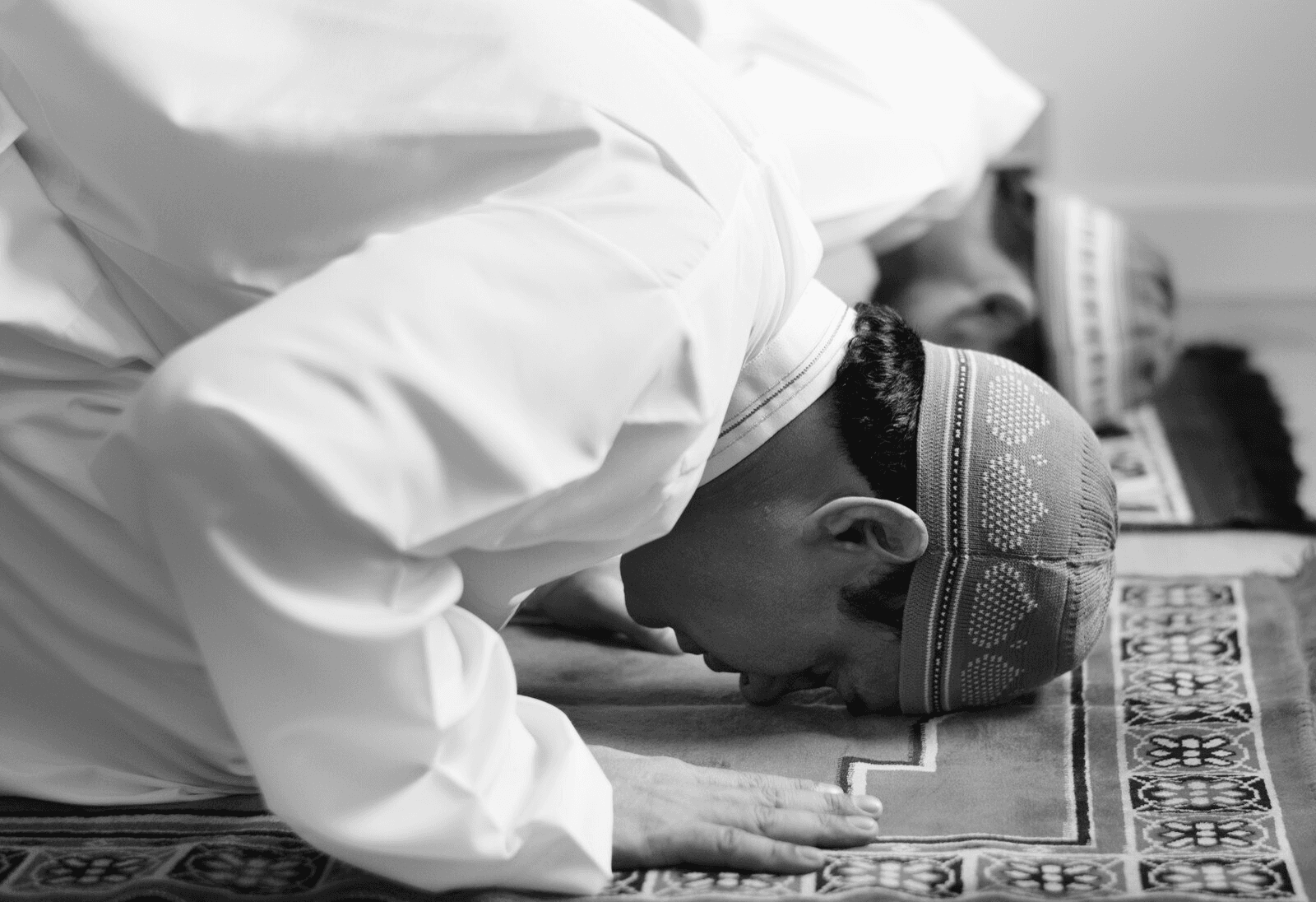 3 Rahasia Agung Salat Tarawih: Jalan Ampunan, Pintu Lailatul Qadar, dan Penawar Kegelisahan Hati - Image