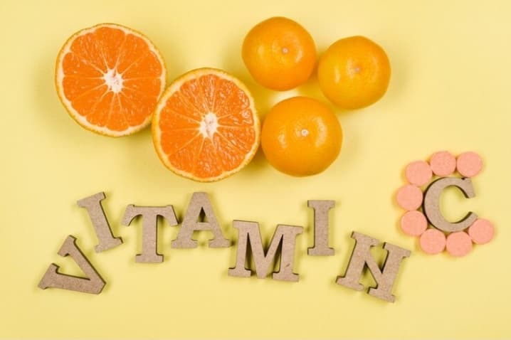 ilustrasi Waspada! Ini 7 Bahaya Kelebihan Vitamin C yang Perlu Kamu Tahu / freepik - Image