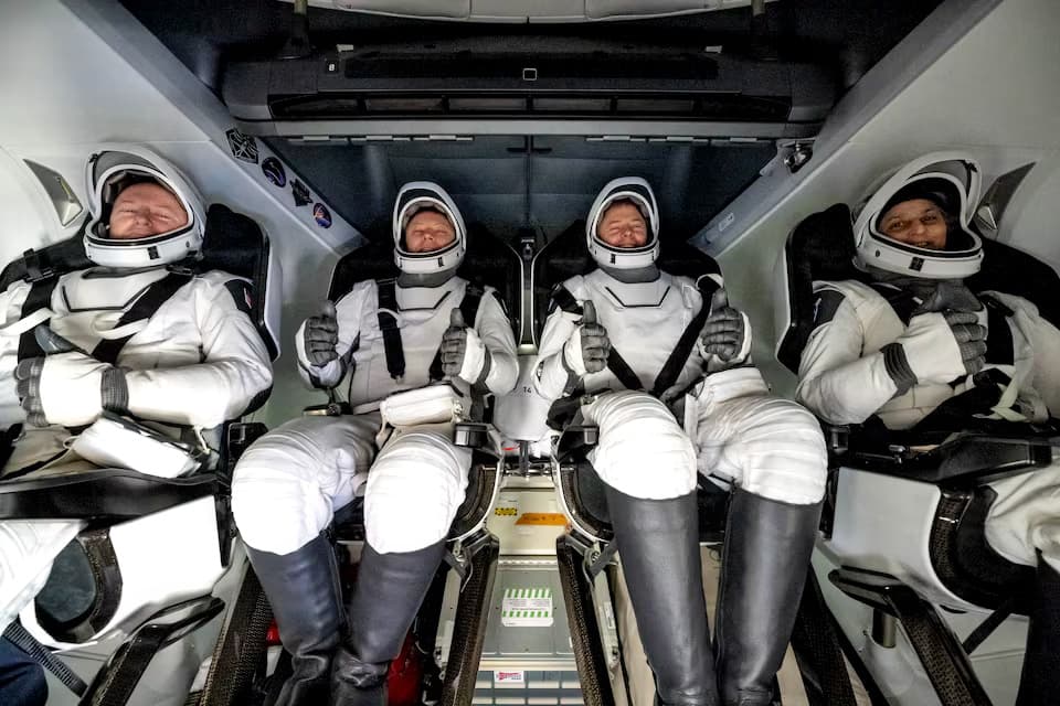 Setelah 9 Bulan Terdampar di Luar Angkasa dengan Misi yang Berliku, Astronot NASA Butch Wilmore dan Suni Williams Akhirnya Kembali ke Bumi  - Image