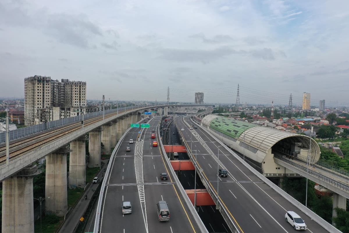 H+2 Libur Nataru, 42.210 Kendaraan Kembali ke Jakarta Via Jalan Layang MBZ - Image
