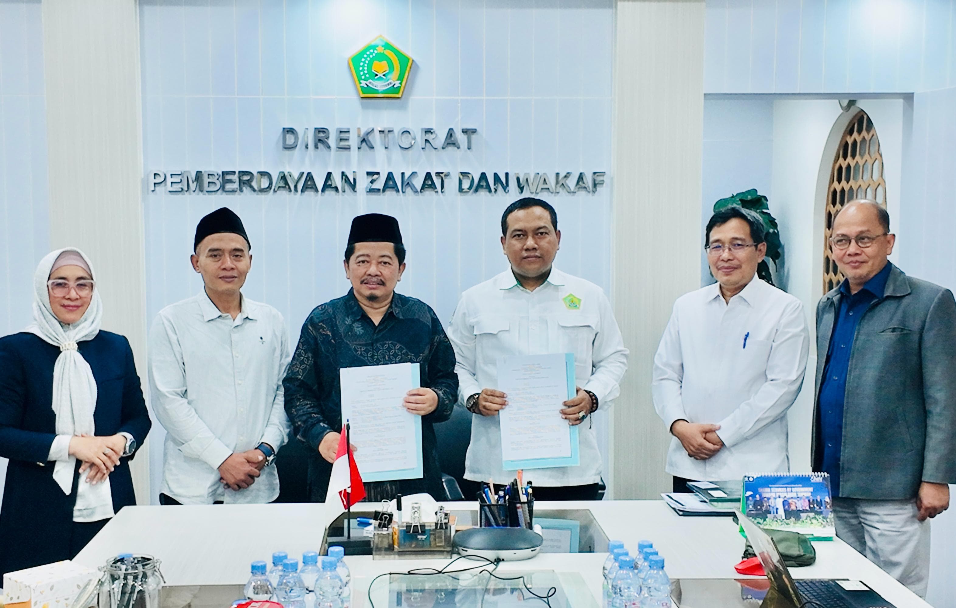 Kemenag Kucurkan Rp 6,4 M Dana Wakaf untuk Perwakilan BWI Di Daerah - Image