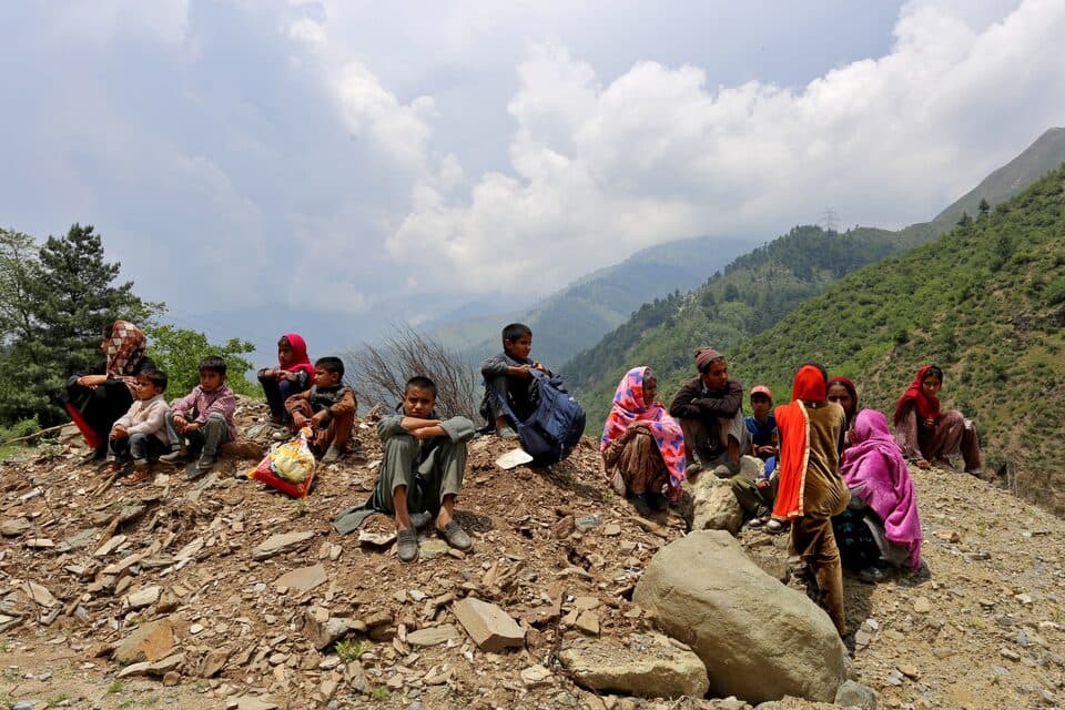 Warga Perbatasan India-Pakistan Skeptis Terhadap Gencatan Senjata, Masih Enggan Kembali ke Rumah - Image