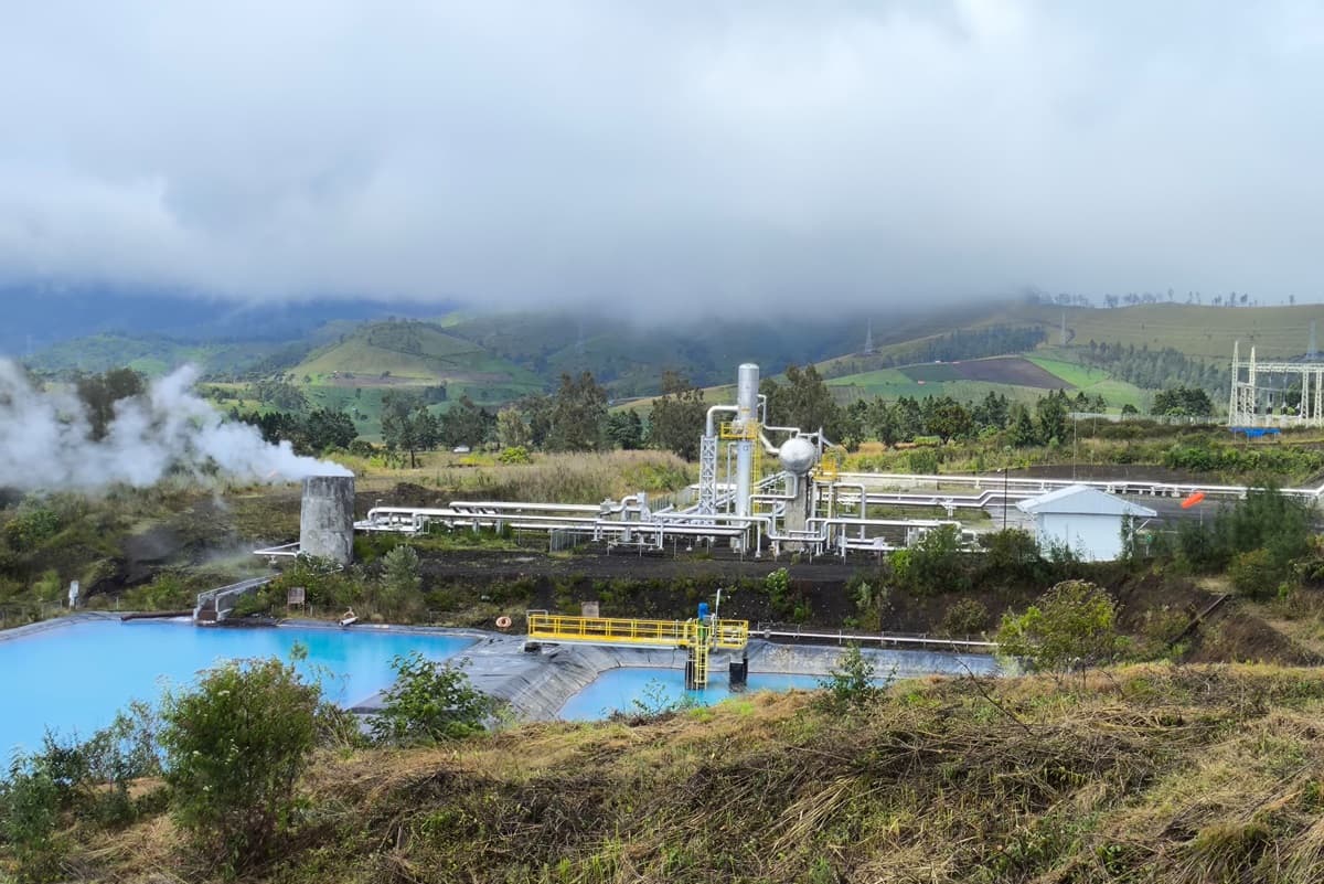 Presiden Prabowo Subianto meresmikan pengoperasian Pembangkit Listrik Tenaga Panas Bumi (PLTP) Ijen di Kabupaten Bondowoso, Jawa Timur, Kamis (26/6). - Image
