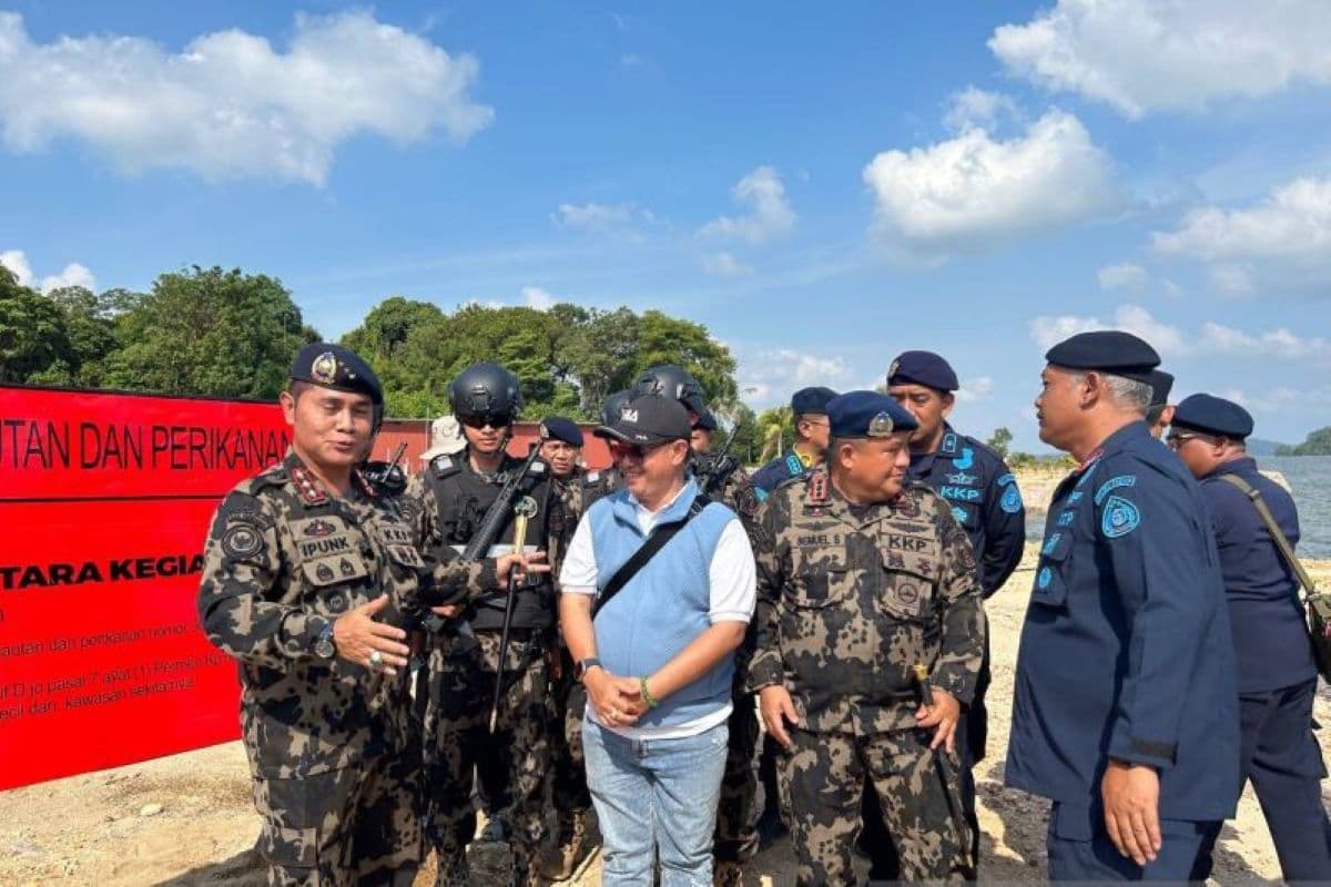 KKP Hentikan Proyek Reklamasi Dua Pulau di Batam - Image