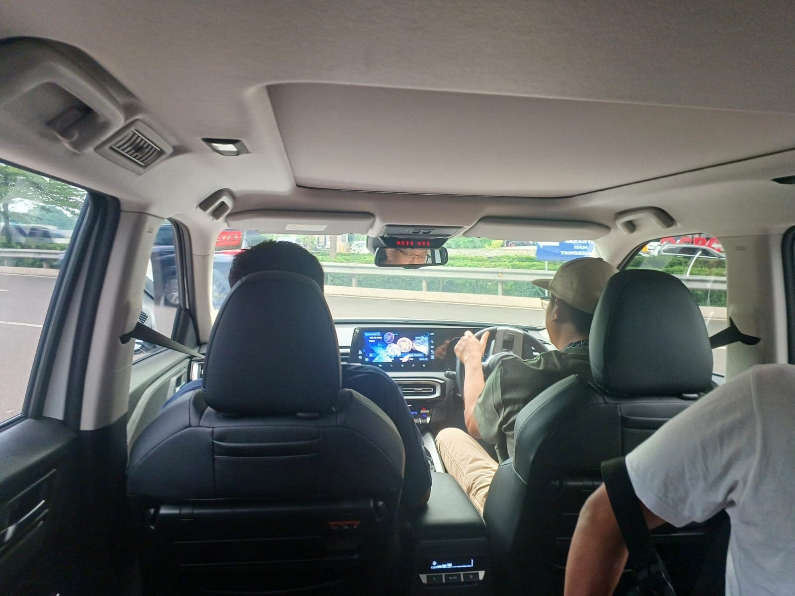 Kenyamanan kabin All New Destinator dari Mitsubishi bisa jadi rekomendasi sebagai mobil keluarha. - Image