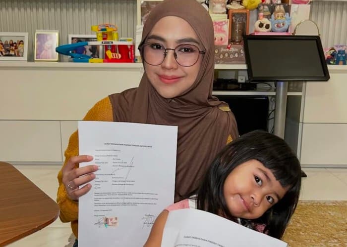 Ria Ricis Serahkan Kos 8 Pintu, Moana Jadi ‘Ibu Kos' Cilik - Image