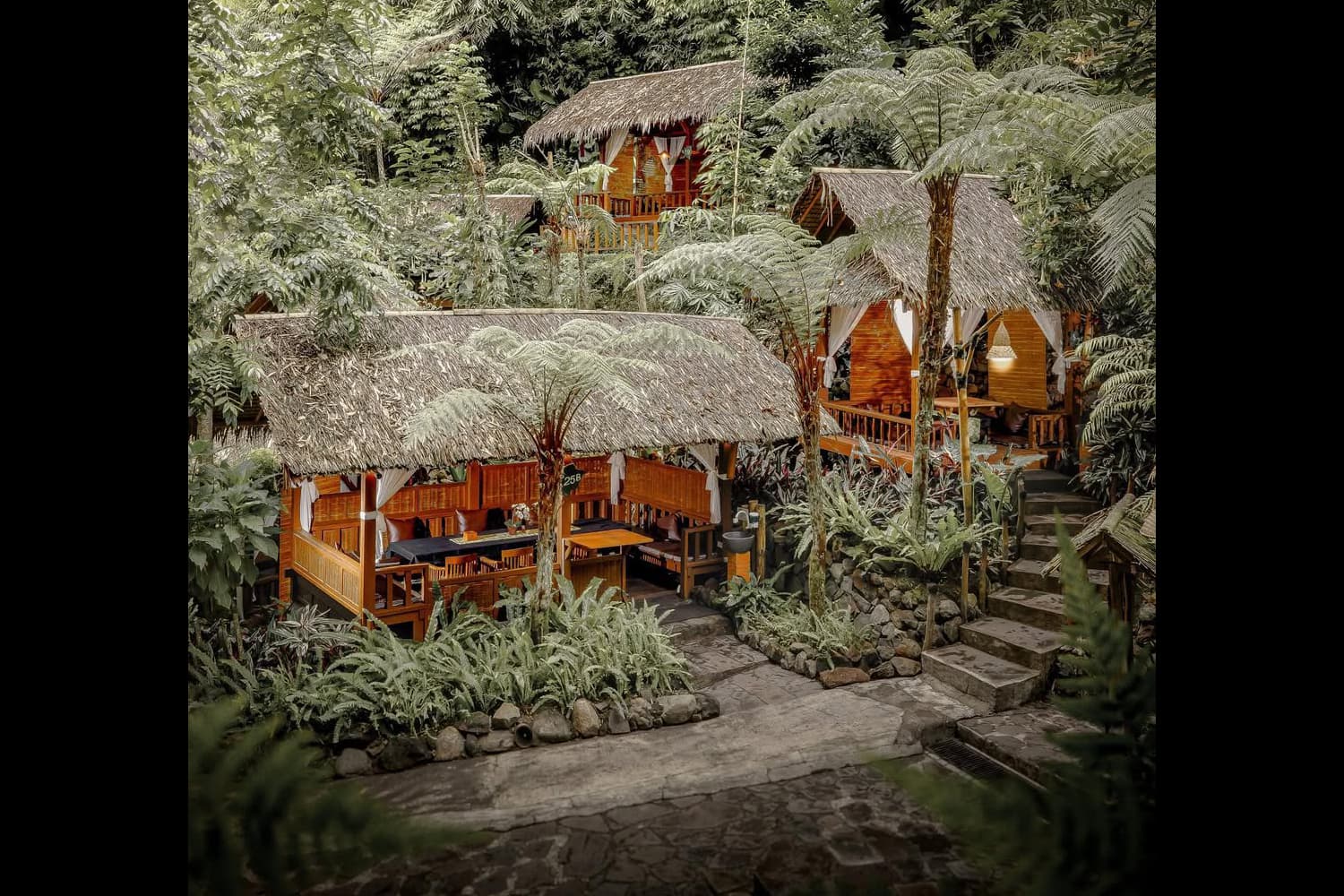 Kampung Daun, Resto Tengah Hutan Di Bandung (Instagram @kampungdaun) - Image