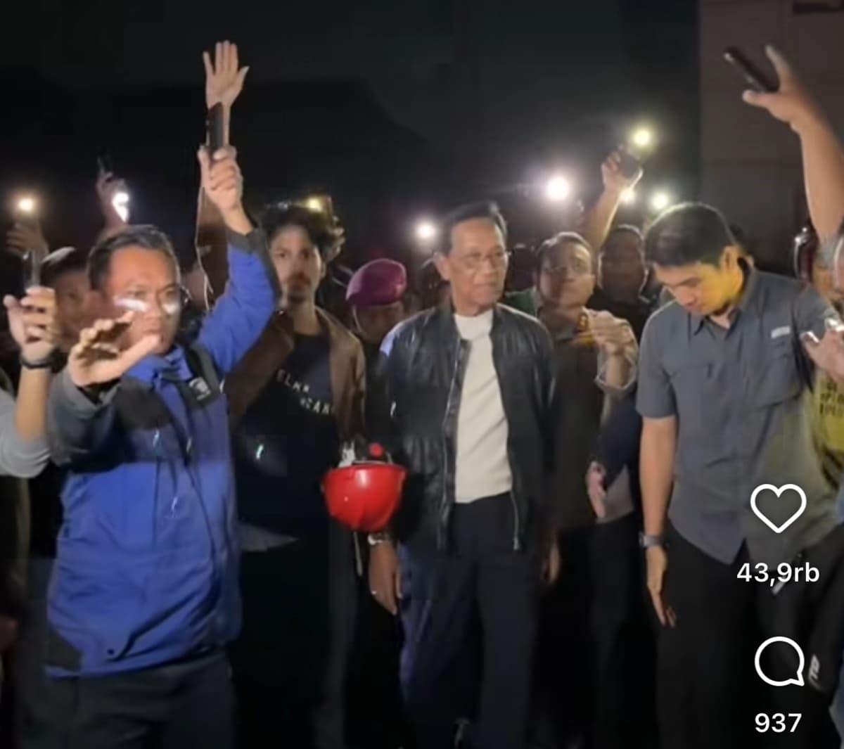 Sri Sultan Hamengku Buwono X Temui Para Demonstran, Titip Pesan Menyentuh dan Singgung Soal Mendiang Affan Kurniawan - Image