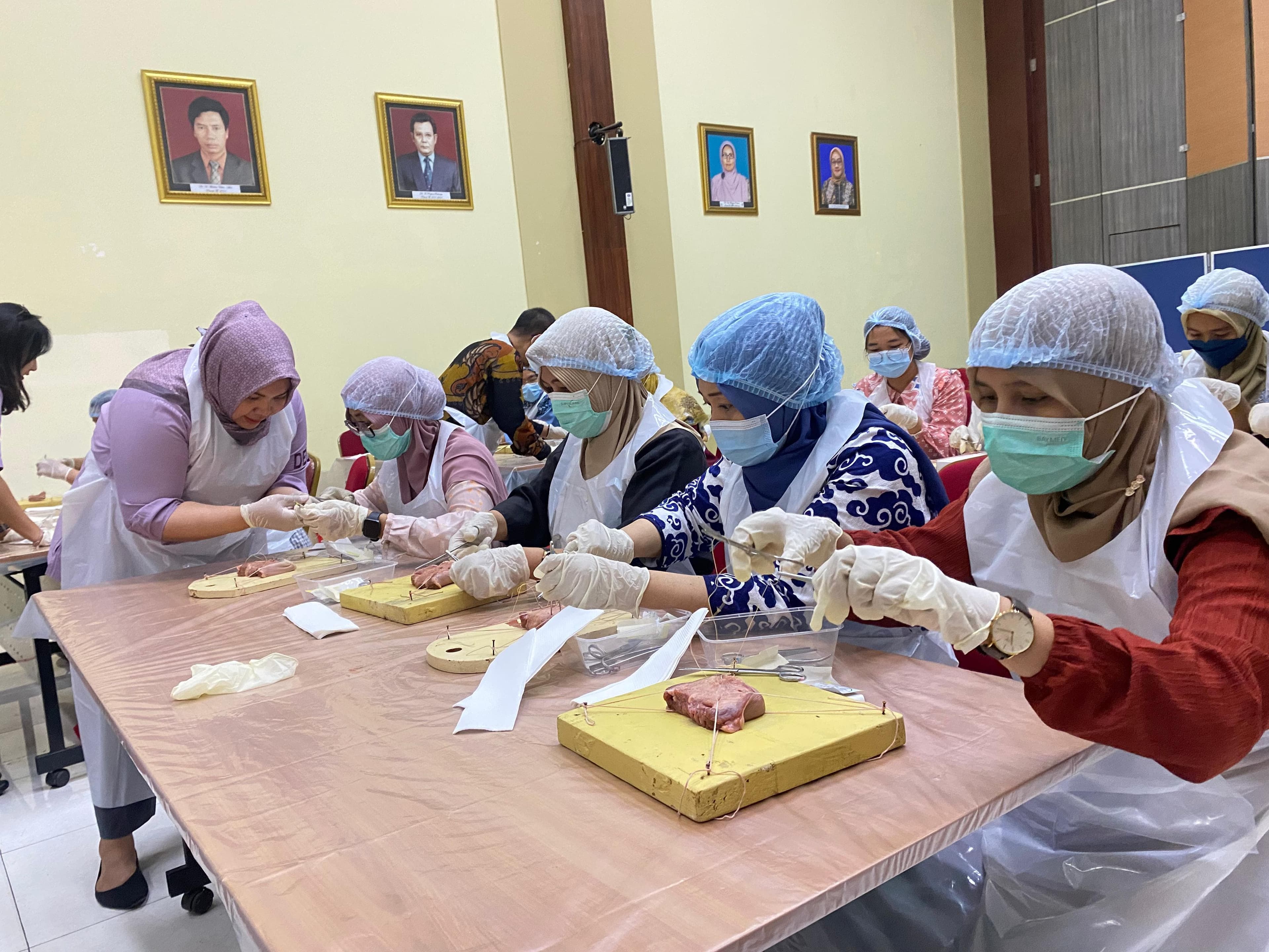 Kurang Tepat Diagnosis Robekan Jalan Lahir: 80 Persen Ibu Alami Komplikasi: FK Unair dan Dinkes Surabaya Gelar Pelatihan A-PRESERVE - Image