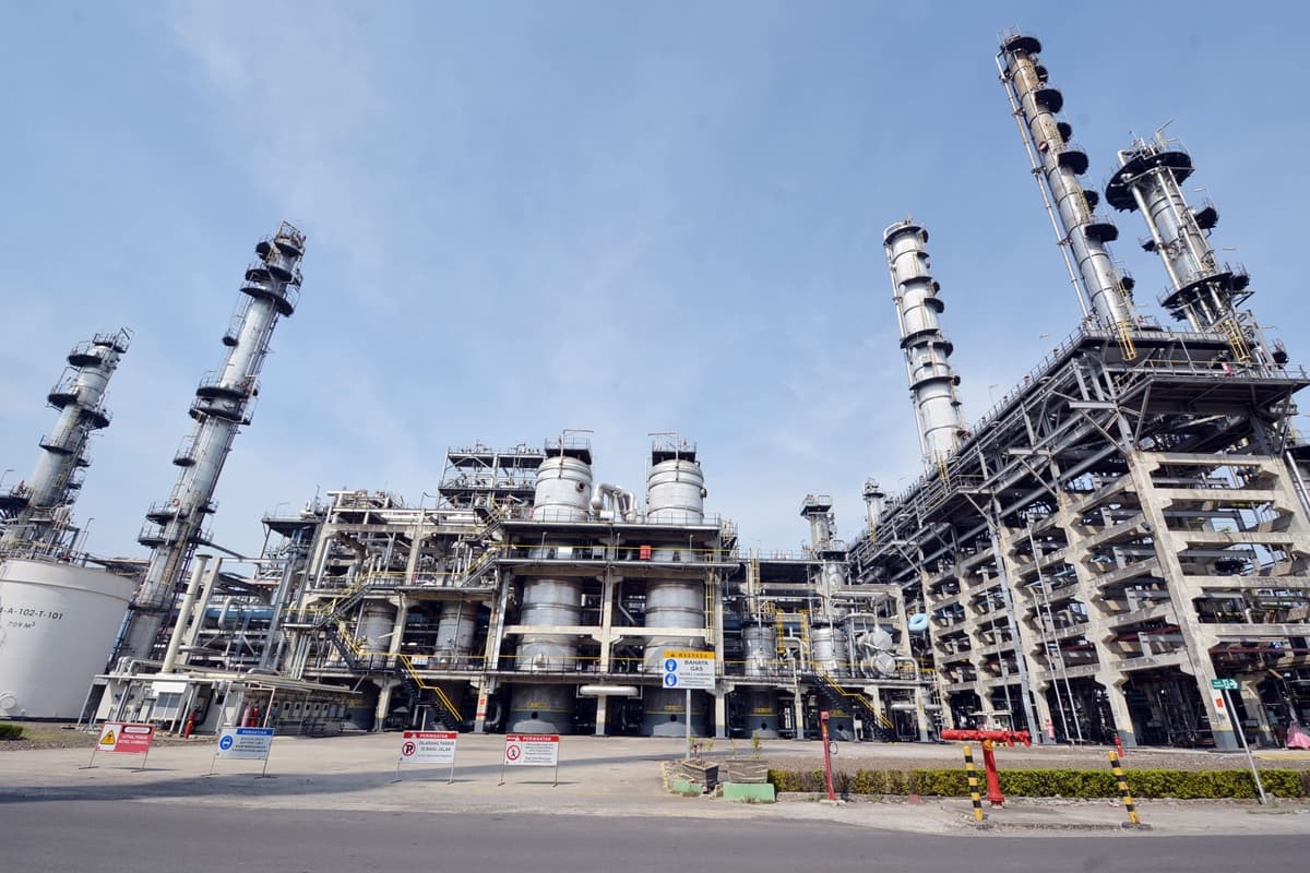 RU IV Cilacap Jawa Tengah menjadi kilang KPI yang memproduksi produk BBM paling lengkap diantara 5 kilang lainnya. (dok. KPI) - Image