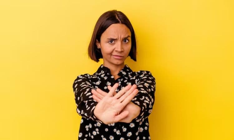 4 Zodiak yang Paling Bodo Amat, Tidak Peduli Tentang Opini Orang Lain Selama Tidak Berbuat Salah - Image