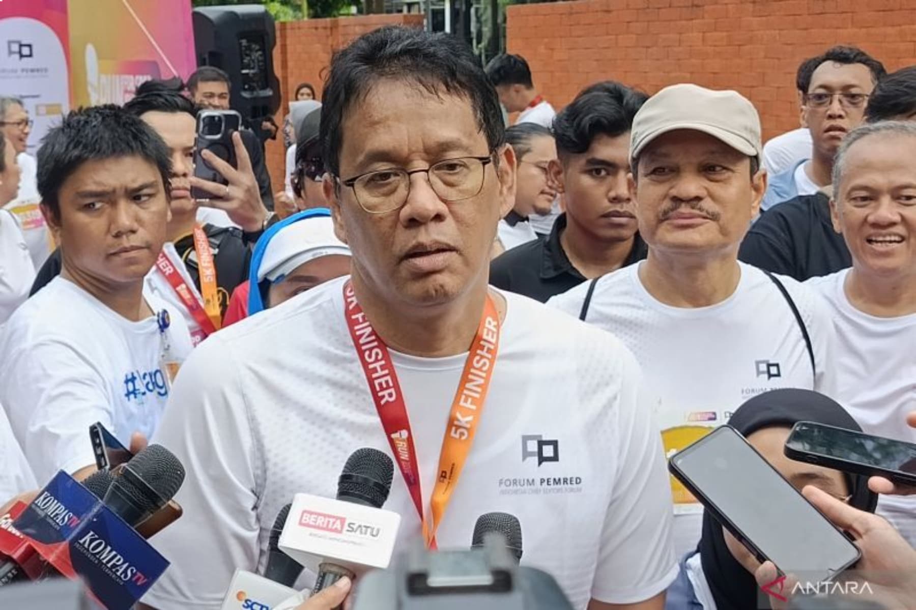 Menkeu Purbaya Ikut Run For Good Journalism, Lari Dikit, Banyak Jalannya: Faktor Usia! - Image