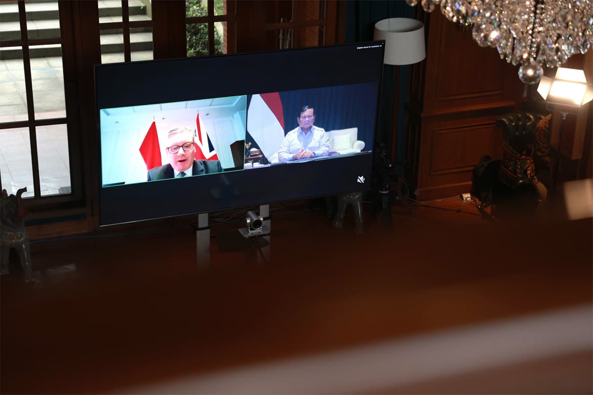 Presiden Republik Indonesia Prabowo Subianto dan Perdana Menteri (PM) Inggris Keir Starmer melakukan pertemuan secara virtual, Sabtu, (22/11)/(Istimewa). - Image