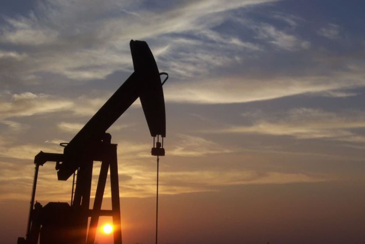 Ilustrasi - Pompa angguk di suatu lokasi pengeboran minyak. (en.wikipedia.org) - Image