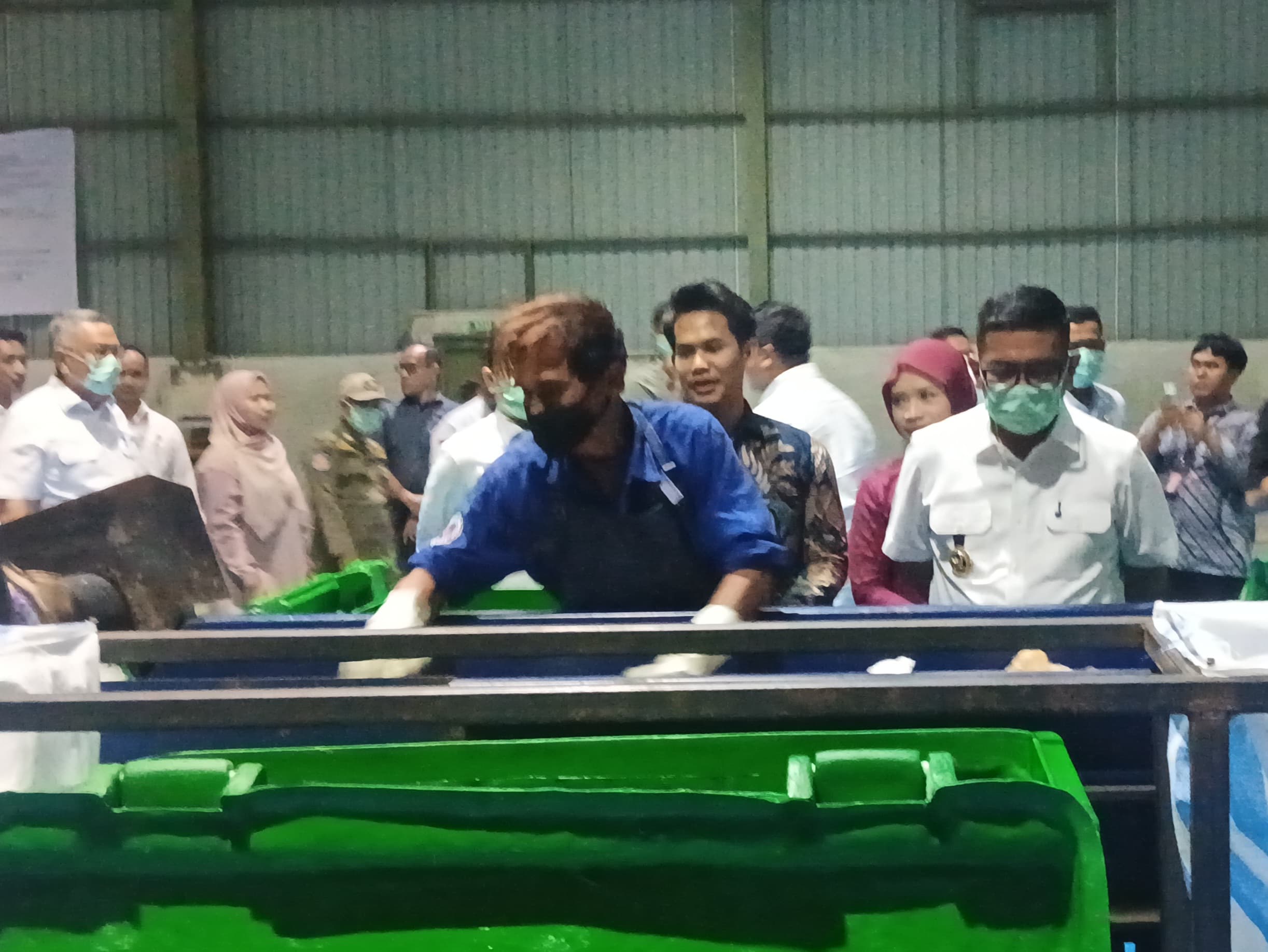 Fasilitas Material Recovery Facility (MRF) Bintaro Jaya yang mampu mengolah hingga 60 ton sampah per hari. (Tazkia/JawaPos.com) - Image