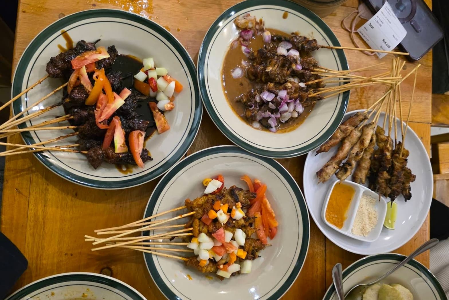 Sedang Berada di Jombang? Inilah 10 Deretan Kuliner Legendaris Paling Populer yang Wajib Anda Kunjungi - Image