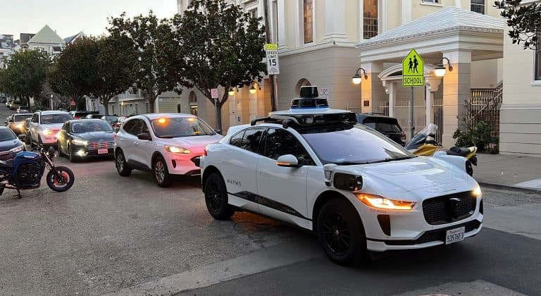 Google Galang Dana Rp 268,3 Triliun untuk Waymo demi Mengamankan Dominasi Robotaksi Global - Image