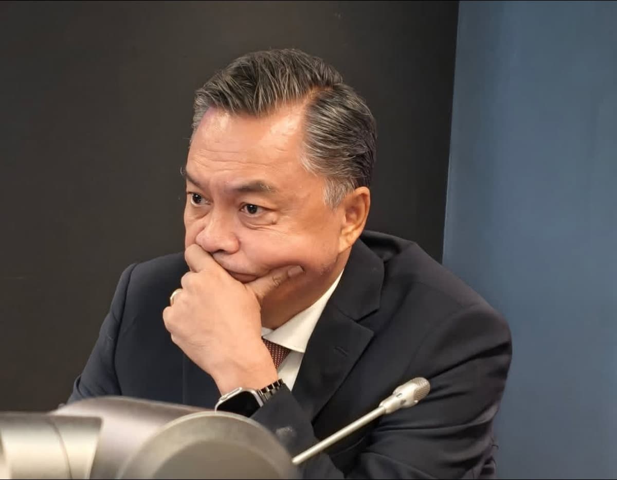 Mantan Wakil Menteri Luar Negeri Dino Patti Djalal/(Instagram @dinopattidjalal). - Image