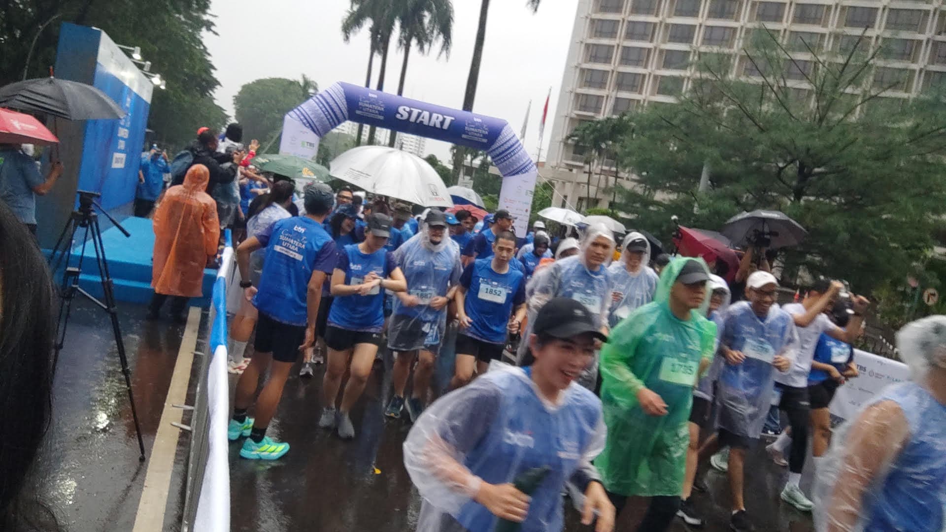 Berjalan Lancar di Tengah Hujan Deras, Kumpulkan Rp 5 Miliar Lebih untuk Korban Bencana Sumatera Utara - Image