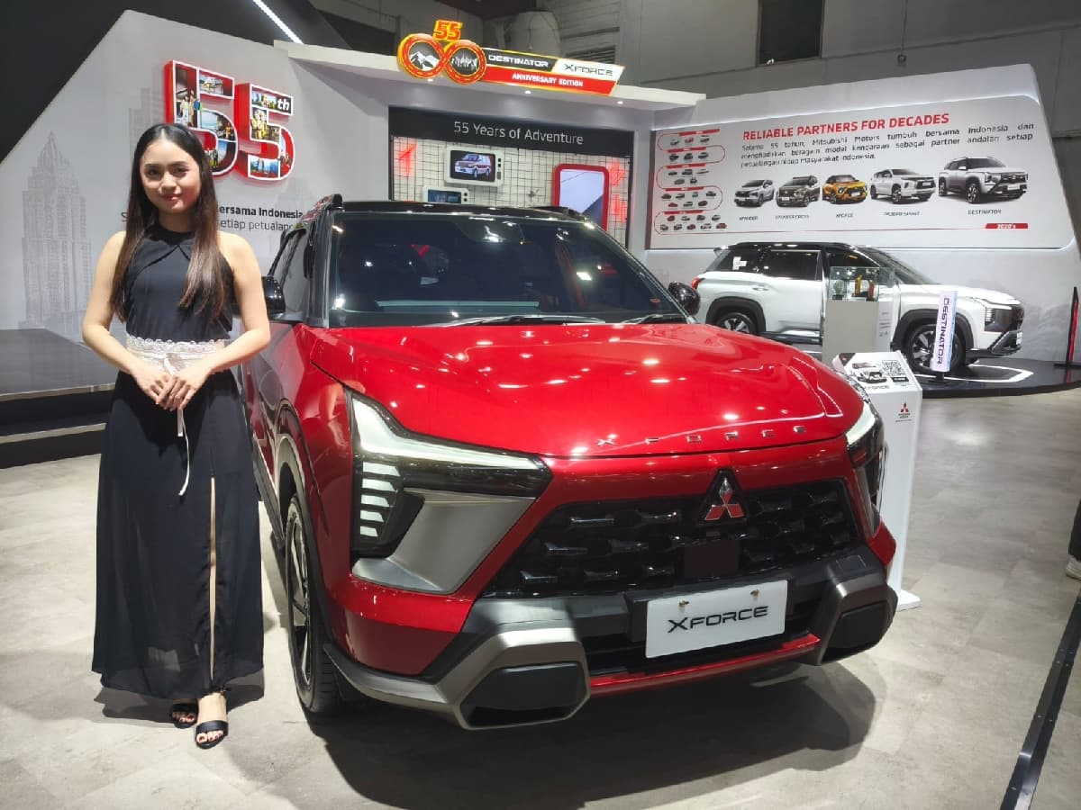 Mitsubishi XForce salah satu line up yang dipajang di IIMS 2026. (Dony/JawaPos.com) - Image