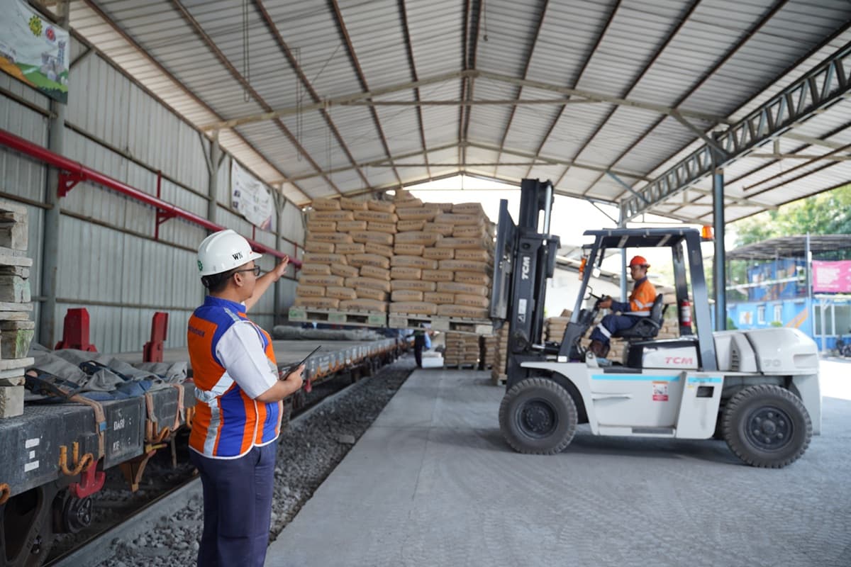 KAI Logistik Kelola 1,1 Juta Ton Barang pada Januari 2026, 47 Persennya Non-Batubara - Image