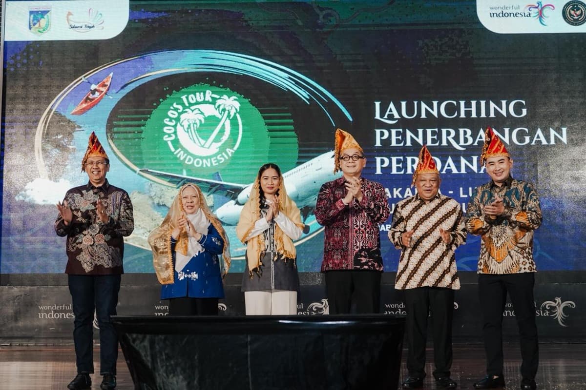 Pemerintah resmi membuka dua rute penerbangan baru, yakni Jakarta&ndash;Luwuk untuk domestik dan Guangzhou&ndash;Palu untuk internasional. - Image