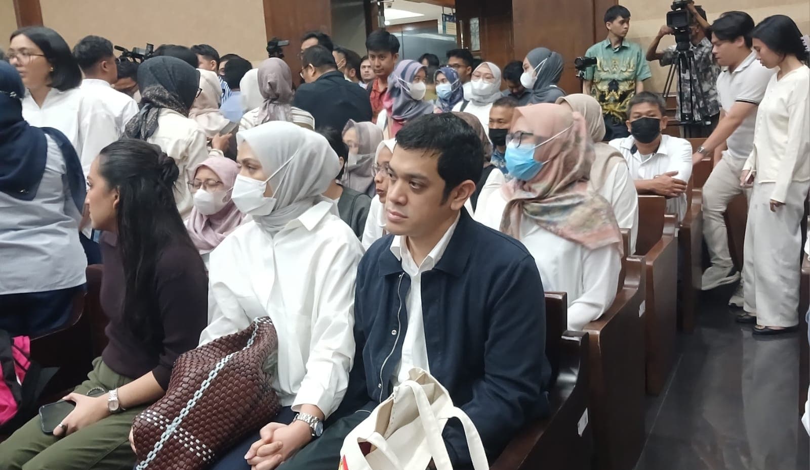 Jaksa Tuntut Anak Riza Chalid 18 Tahun Penjara dan Uang Pengganti Rp 13 Triliun dalam Kasus Dugaan Korupsi Kilang Pertamina - Image