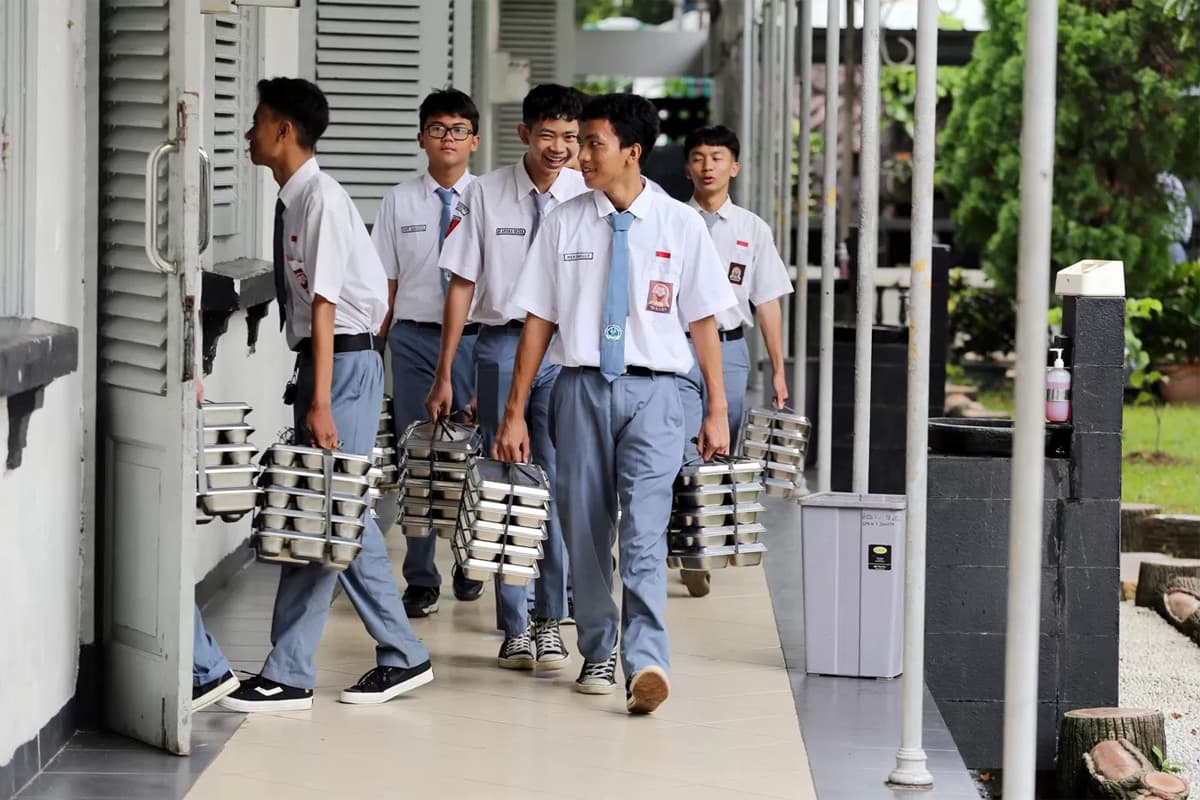 MBG Dihentikan saat Cuti Lebaran 18-24 Maret, BGN Siapkan Paket Bundling  - Image