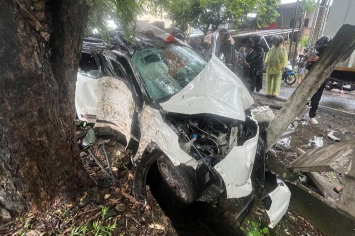 Istri Anggota DPRD Sulsel Tewas Kecelakaan Lalu Lintas di Jalan Tol - Image