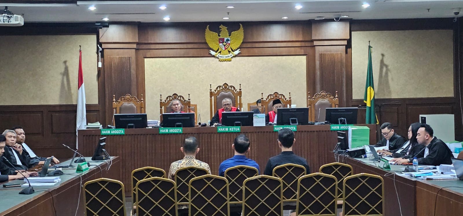 Pembelaan Riva Siahaan, Rumah Terasa Mencekam Ketika Digeledah Penyidik Kejaksaan - Image