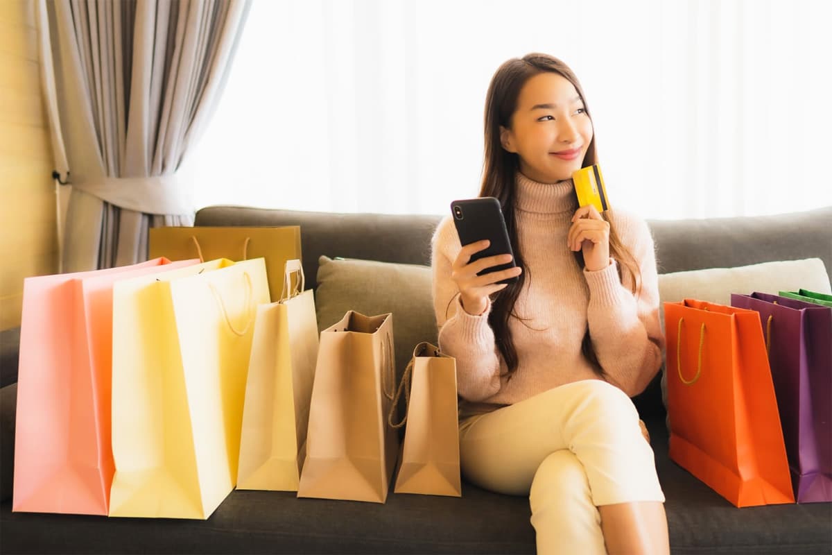 Keseruan belanja online/(Freepik). - Image