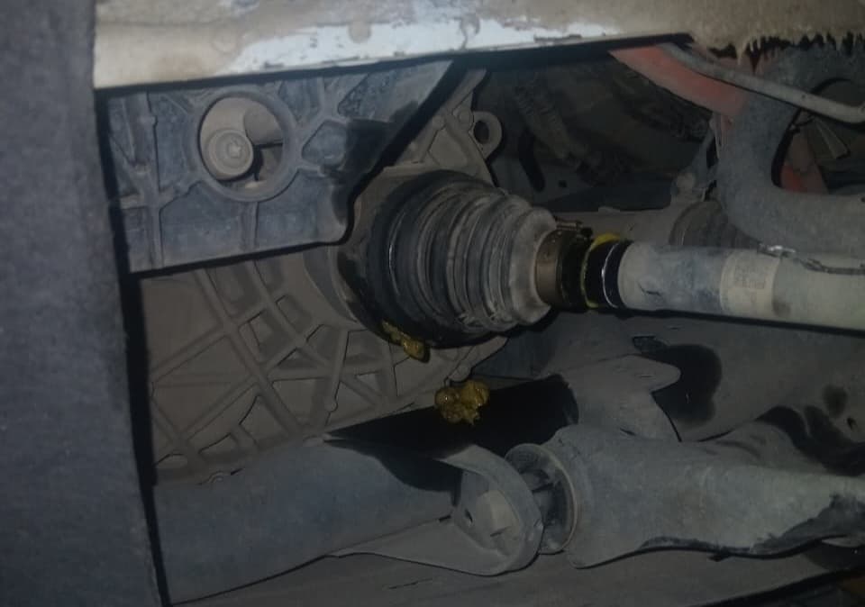 Viral Geely EX5 di PIK Diduga Patah As Roda, Geely Akhirnya Buka Fakta Sebenarnya - Image