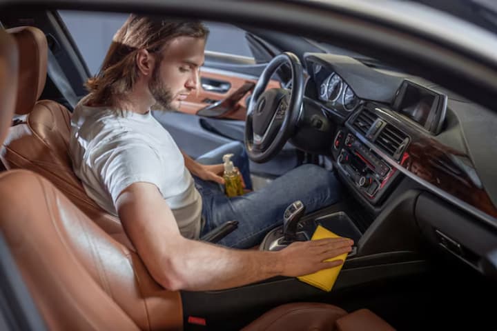 Orang-orang yang Menjaga Mobil Mereka Tetap Bersih, BIasanya Memiliki 8 Kualitas Pengorganisasian Mental Berikut Ini Menurut Psikologi - Image