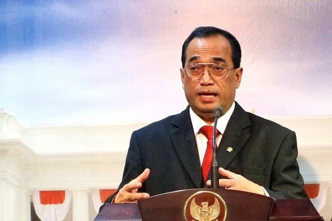 Menteri Perhubungan Budi Karya Sumadi dalam konferensi pers di Istana Negara, Jakarta, Rabu (20/11). (Antara Photo) - Image
