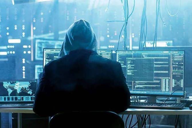 Foto: Ilustrasi: Hacker mencoba untuk meretas akun target. (DNAIndia). - Image