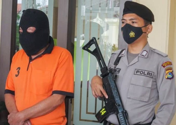 Mantan anggota DPRD NTB berinisial AA tersangka pelanggar UUPA. Dhimas B.P./Antara - Image