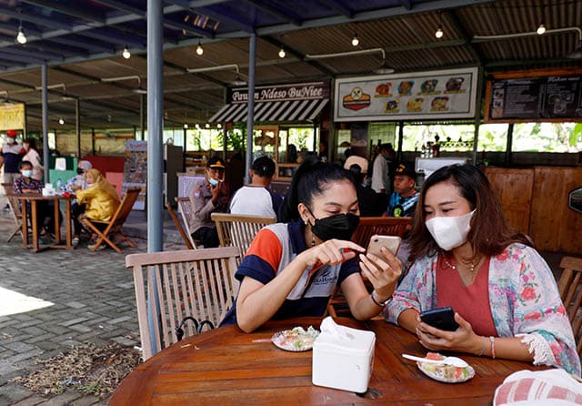 Suasana Fresh Market CitraHarmoni. (Puguh Sujiatmiko/Jawa Pos) - Image