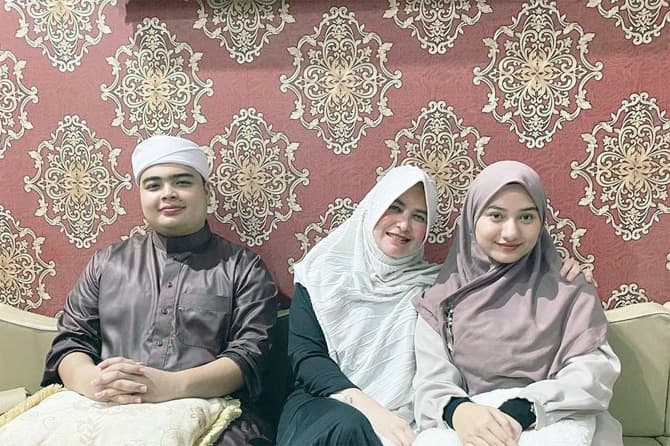 Ameer Azzikra resmi melamar Nadzira Shafa Sabtu (22/5)./Abdul Rahman - Image