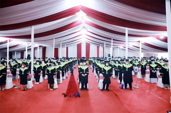 Pemerintah Kejar Target 20 Persen SDM Bergelar Doktor pada 2024 - Image